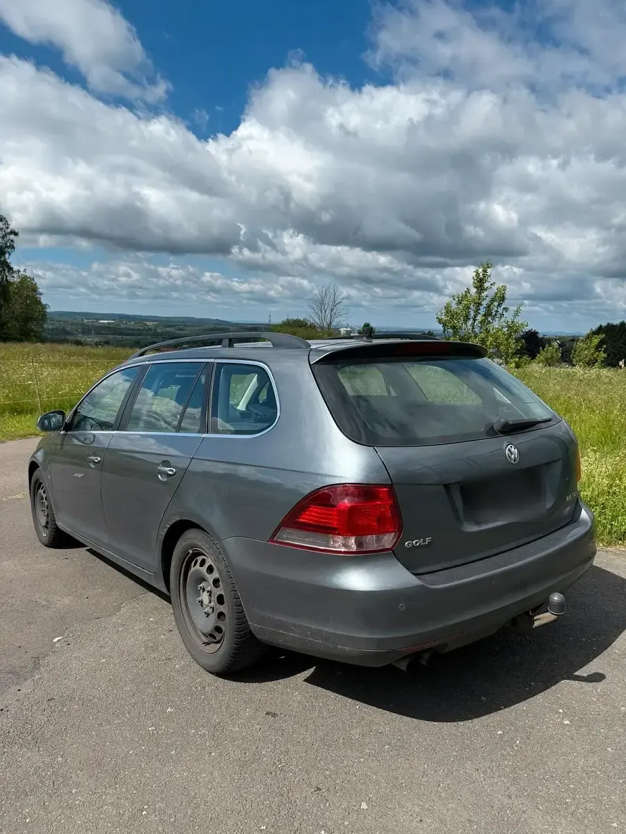 Gebraucht VW Golf VI Comfortline 140 PS (102 kW) 2011 Grau Kleinwagen