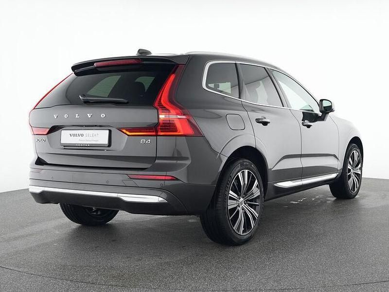 Gebraucht Volvo XC60 Plus 197 PS (144 kW) 2022 Grau SUV