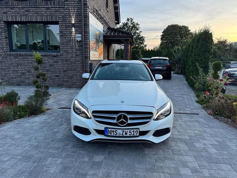Gebraucht Mercedes C250 204 PS (150 kW) 2014 Weiß Limousine