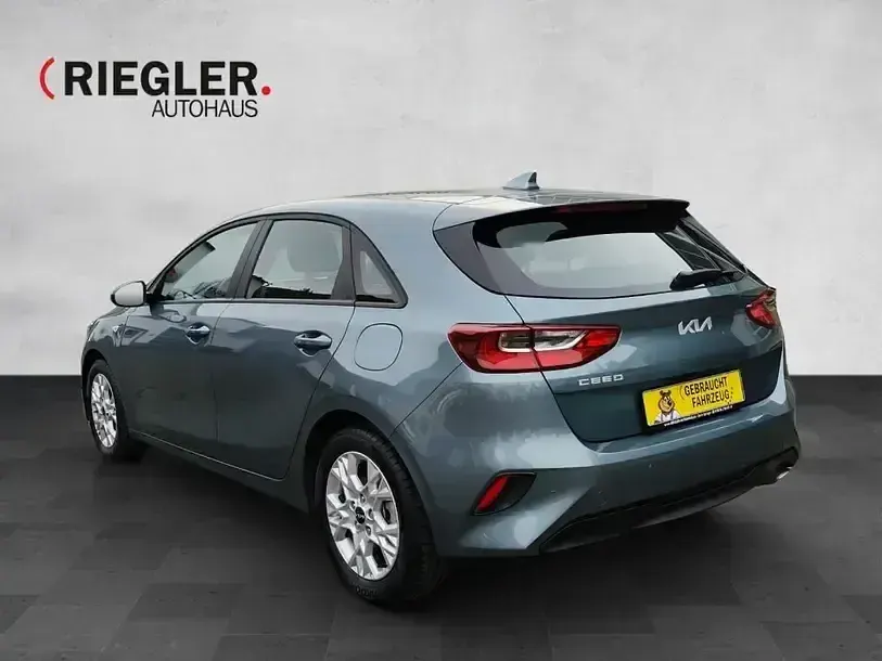 Używany Kia Ceed Vision 159 KM (116 kW) 2024 Szary Hatchback