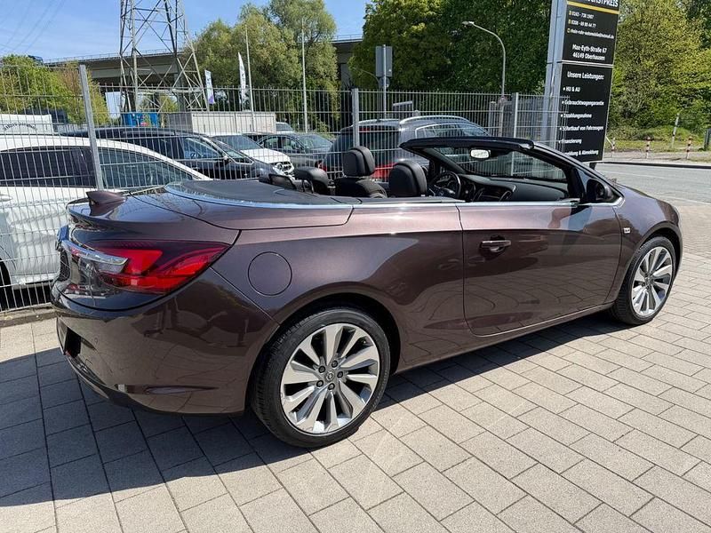 Second-hand Opel Cascada Ultimate 170 CP (125 kW) 2017 Maro Cabrio