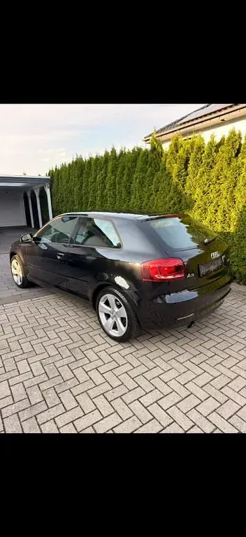 Gebraucht Audi A3 105 PS (77 kW) 2011 Schwarz Kleinwagen