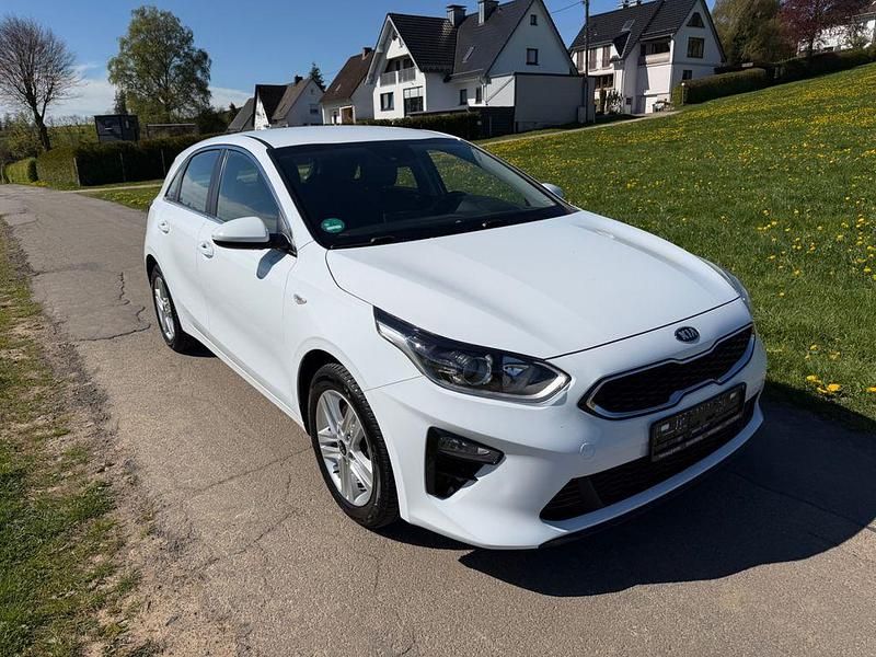 Gebraucht Kia Ceed Vision 140 PS (102 kW) 2021 Weiß Kleinwagen