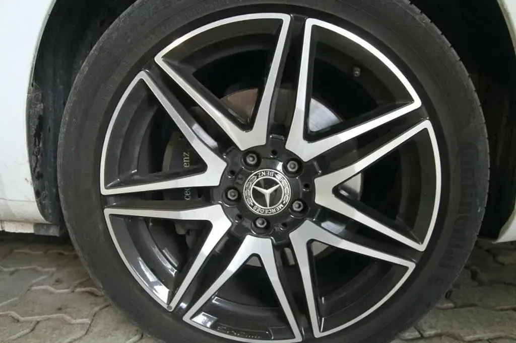 Gebraucht Mercedes V250 Exclusive 190 PS (139 kW) 2018 Weiß Van / Kleinbus