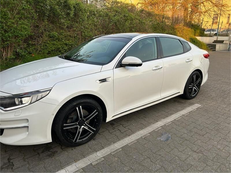 Weiß Gebraucht 2016 Kia Optima 3 Limousine | 14.250 € (Guter Preis) - Bild 1/4
