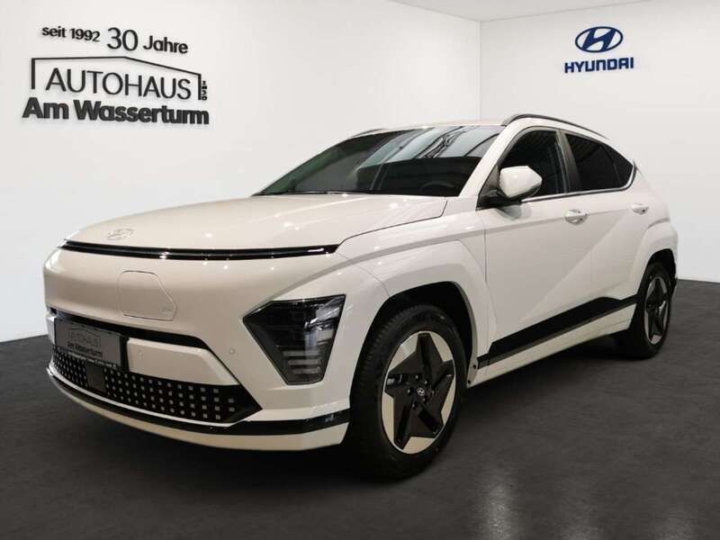 Serenity white Gebraucht 2024 Hyundai Kona Trend SUV | 30.999 € (Teuer) - Bild 1/4