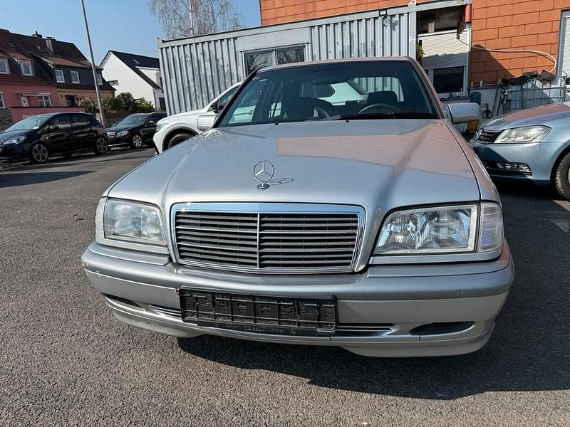 Gebraucht Mercedes C180 122 PS (89 kW) 2000 Silber Limousine