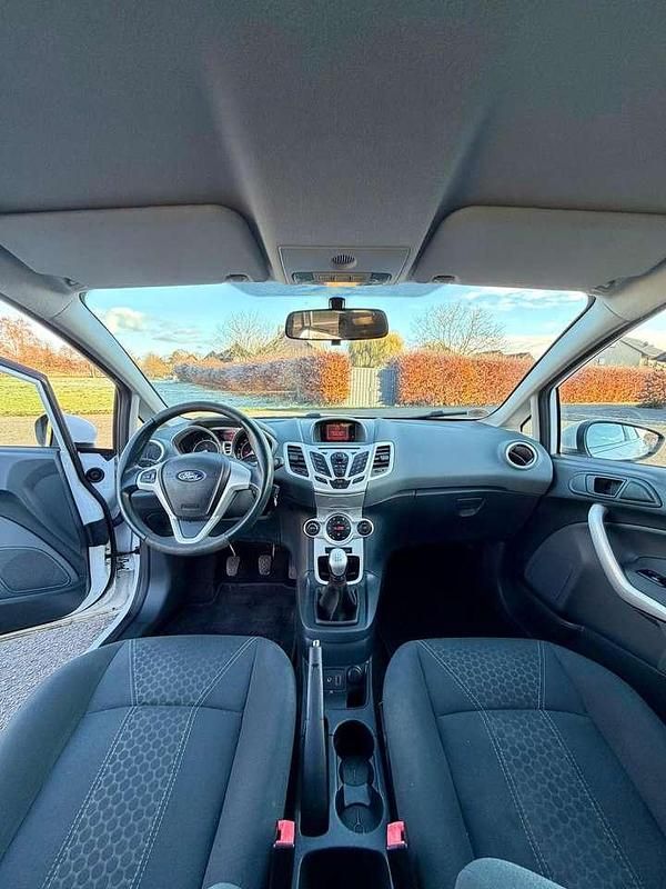 Gebraucht Ford Fiesta Ambiente 82 PS (60 kW) 2010 Kleinwagen