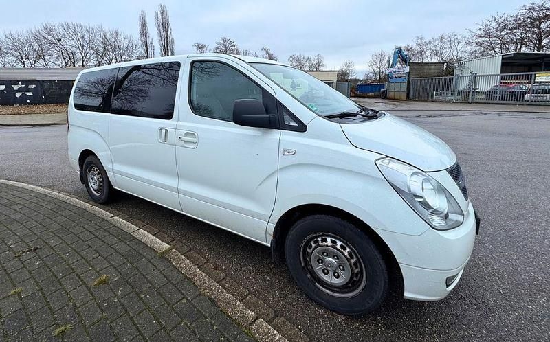 Gebraucht Hyundai H-1 Classic 110 PS (80 kW) 2011 Weiß Van / Kleinbus
