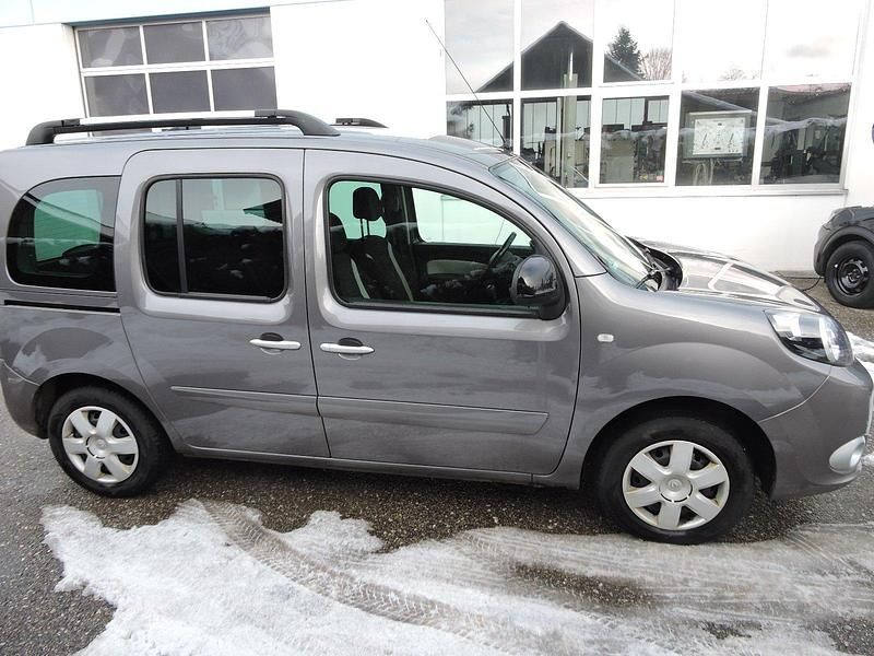 Gebraucht Renault Kangoo Luxe 110 PS (80 kW) 2016 Braun Van / Kleinbus