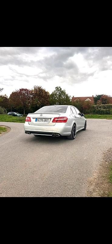 Gebraucht Mercedes E500 AMG 387 PS (284 kW) 2009 Silber Limousine