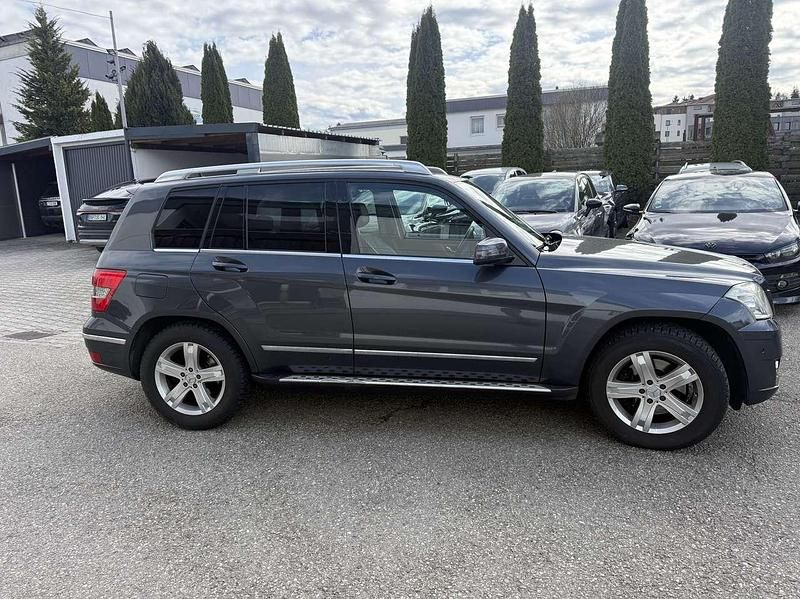 Gebraucht Mercedes GLK320 224 PS (164 kW) 2009 Tenoritgrau  metalliclack SUV