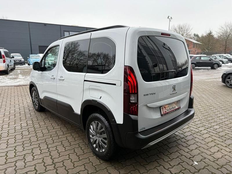 Gebraucht Peugeot Rifter Allure 131 PS (96 kW) 2023 Weiß Van / Kleinbus