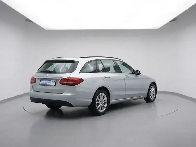 Gebraucht Mercedes C200 160 PS (117 kW) 2021 Iridiumsilver, metallic paint Kombi