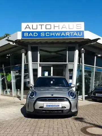 Używany Mini Cooper Essential 75 KM (55 kW) 2015 Andere Hatchback