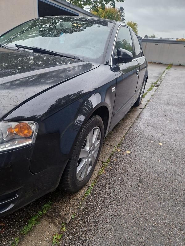 Schwarz Gebraucht 2006 Audi A4 Limousine | 1.900 € - Bild 1/4