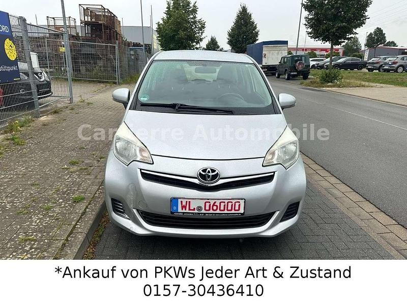 Gebraucht Toyota Verso-S Life 90 PS (66 kW) 2011 Grau Van / Kleinbus