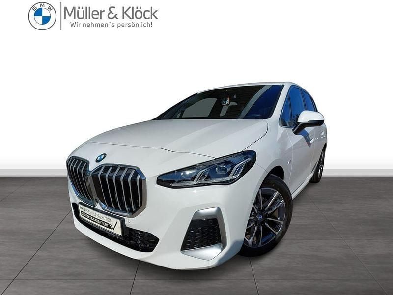 Alpinweiß uni Gebraucht 2022 BMW 220 Active Tourer M Sport Van / Kleinbus | 26.890 € (Superpreis) - Bild 1/4