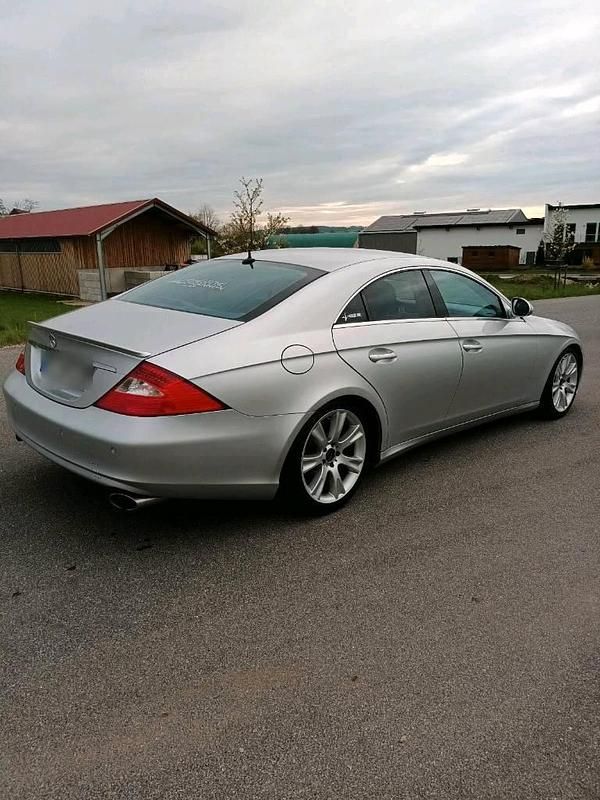Gebraucht Mercedes CLS320 224 PS (164 kW) 2006 Silber Coupé