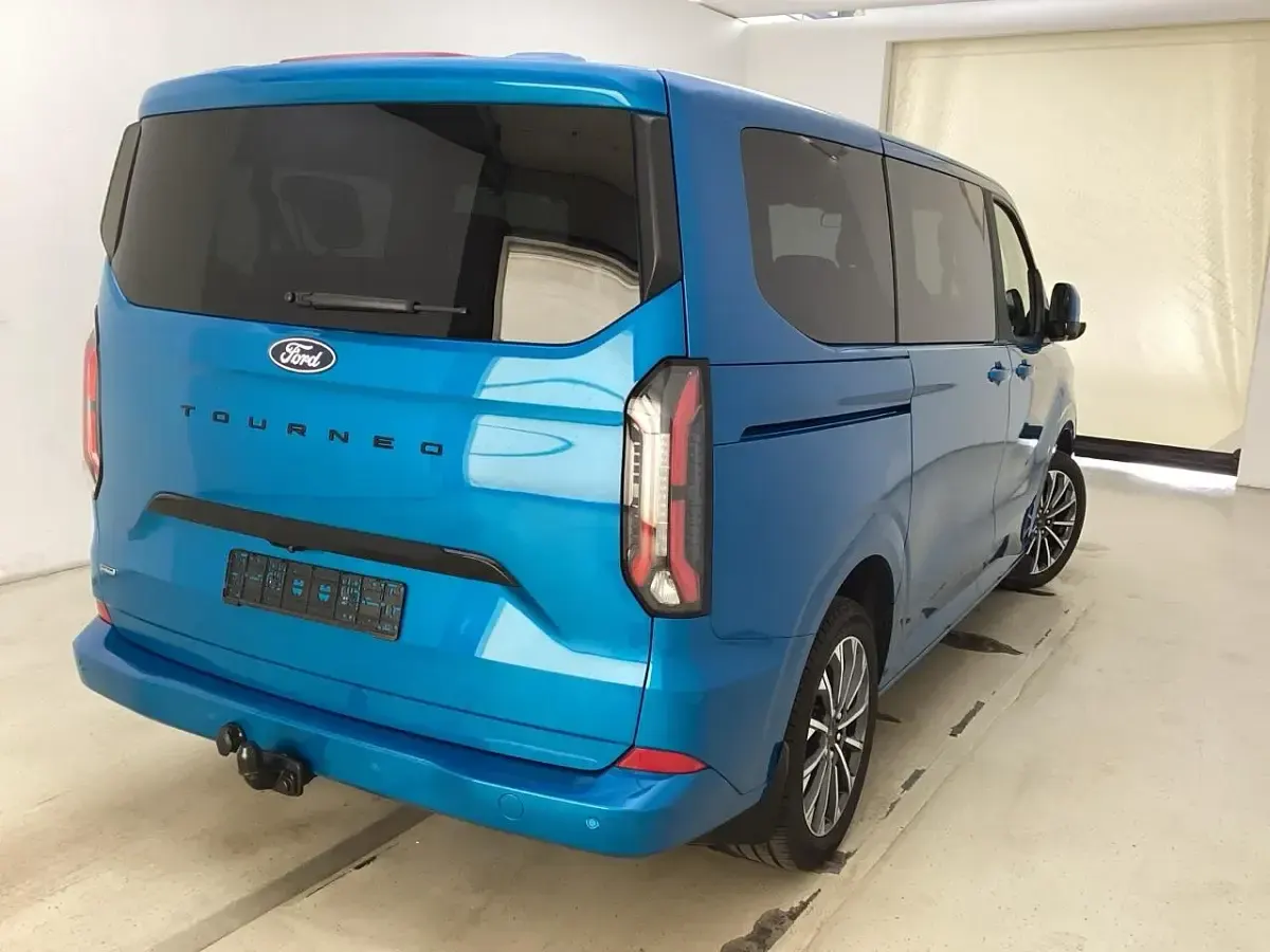 Gebraucht Ford Tourneo Custom Titanium X 233 PS (171 kW) 2025 Digital aqua blue Van