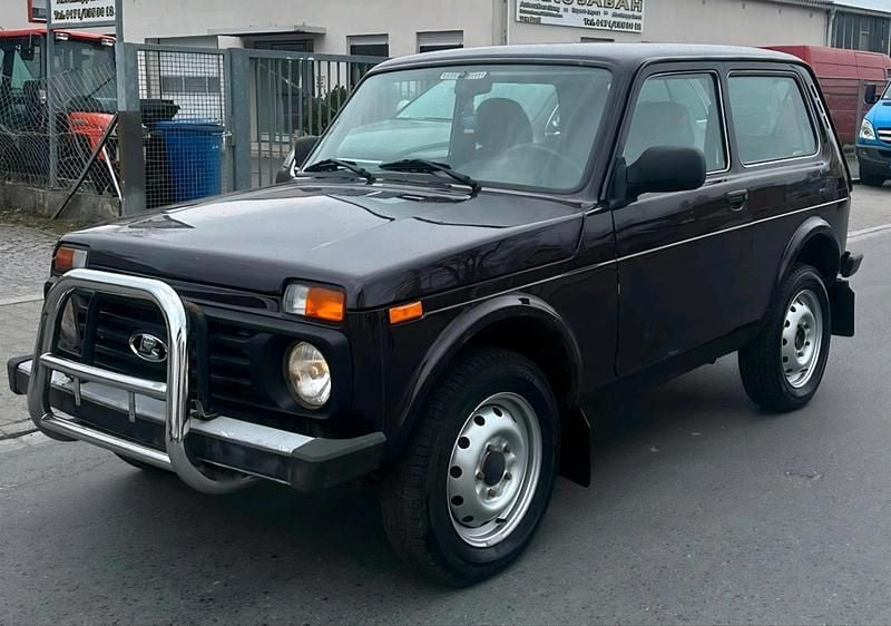Gebraucht Lada niva 83 PS (61 kW) 2018 Violet SUV