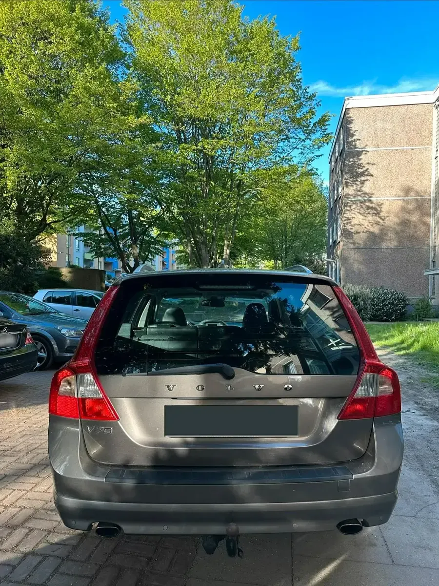 Gebraucht Volvo V70 175 PS (128 kW) 2011 Gold Kombi