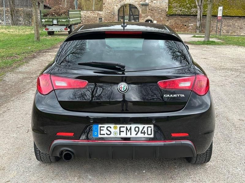 Gebraucht Alfa Romeo Giulietta 150 PS (110 kW) 2017 Schwarz Kleinwagen