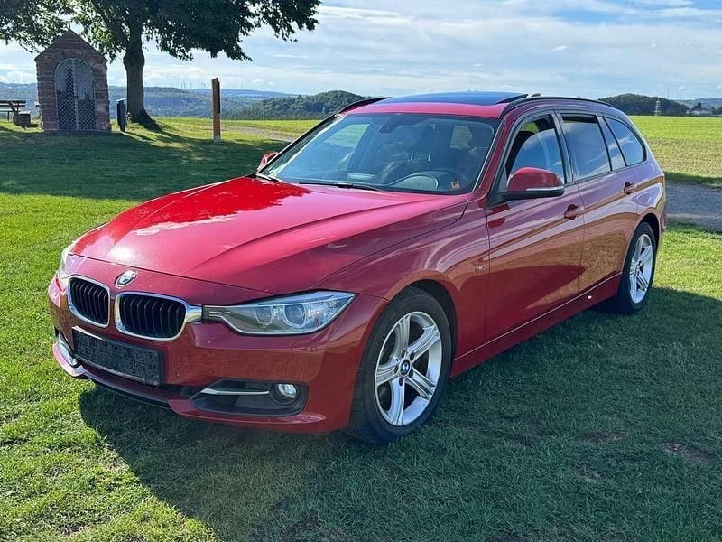 Rot Gebraucht 2013 BMW 328 Sport Line Kombi | 9.300 € (Superpreis) - Bild 1/4