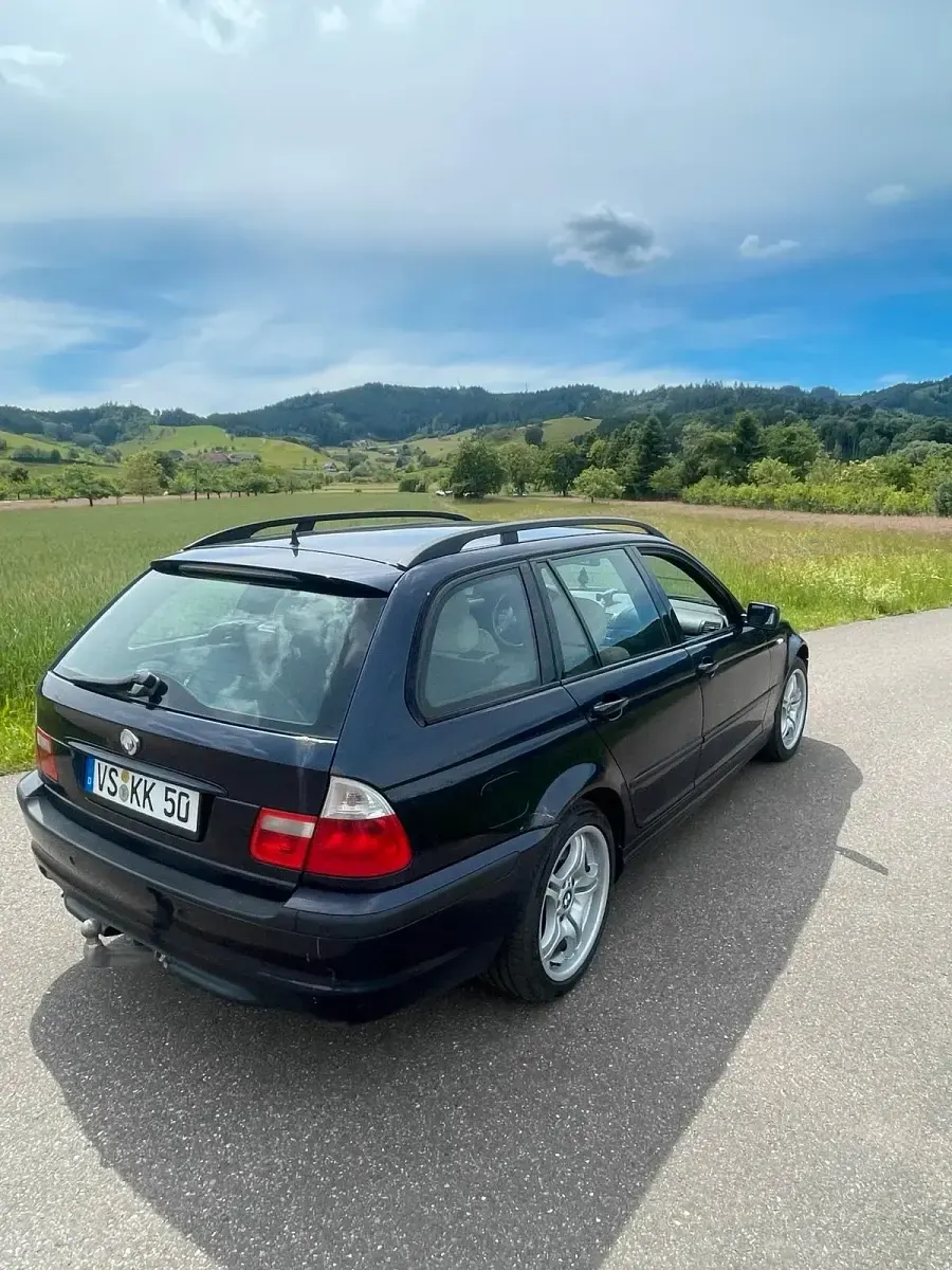 Gebraucht BMW 330 M Sport 184 PS (135 kW) 2003 Blau Kombi