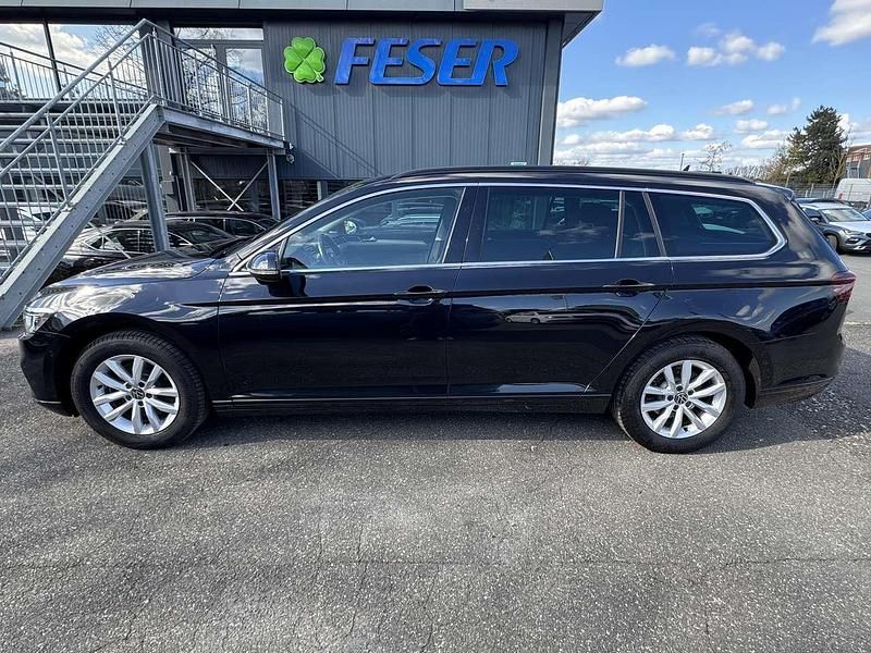 Gebraucht VW Passat 150 PS (110 kW) 2023 Schwarz Kombi