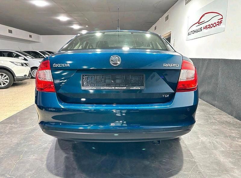 Gebraucht Skoda Rapid Ambition 101 PS (74 kW) 2013 Blau Kleinwagen