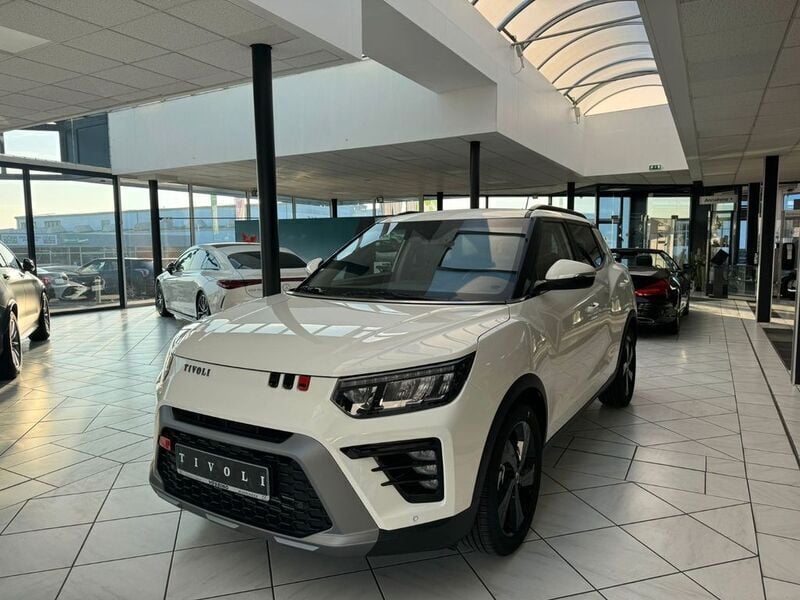 Weiss Gebraucht 2024 Ssangyong Tivoli SUV | 22.980 € (Fairer Preis) - Bild 1/4