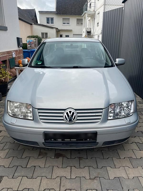 Silber Gebraucht 1999 VW Bora Limousine | 1.199 € (Fairer Preis) - Bild 1/4