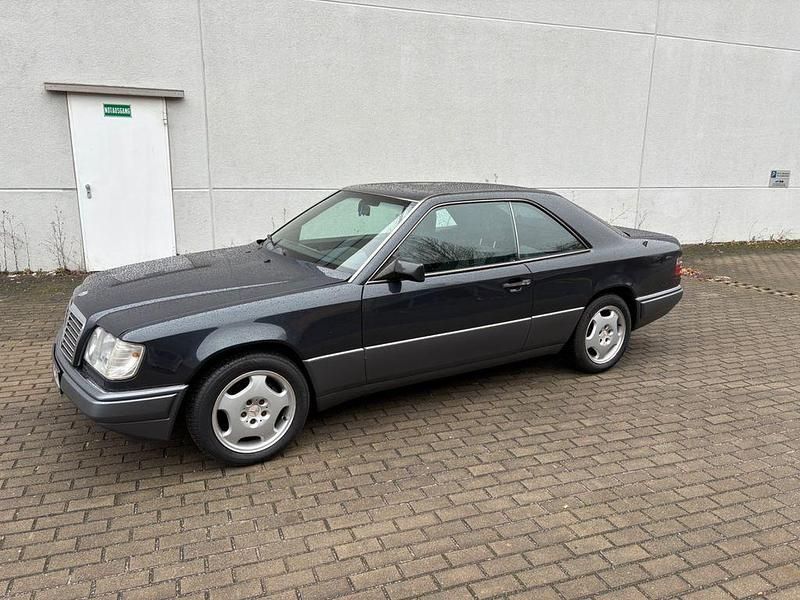 Gebraucht Mercedes E220 150 PS (110 kW) 1993 Coupé