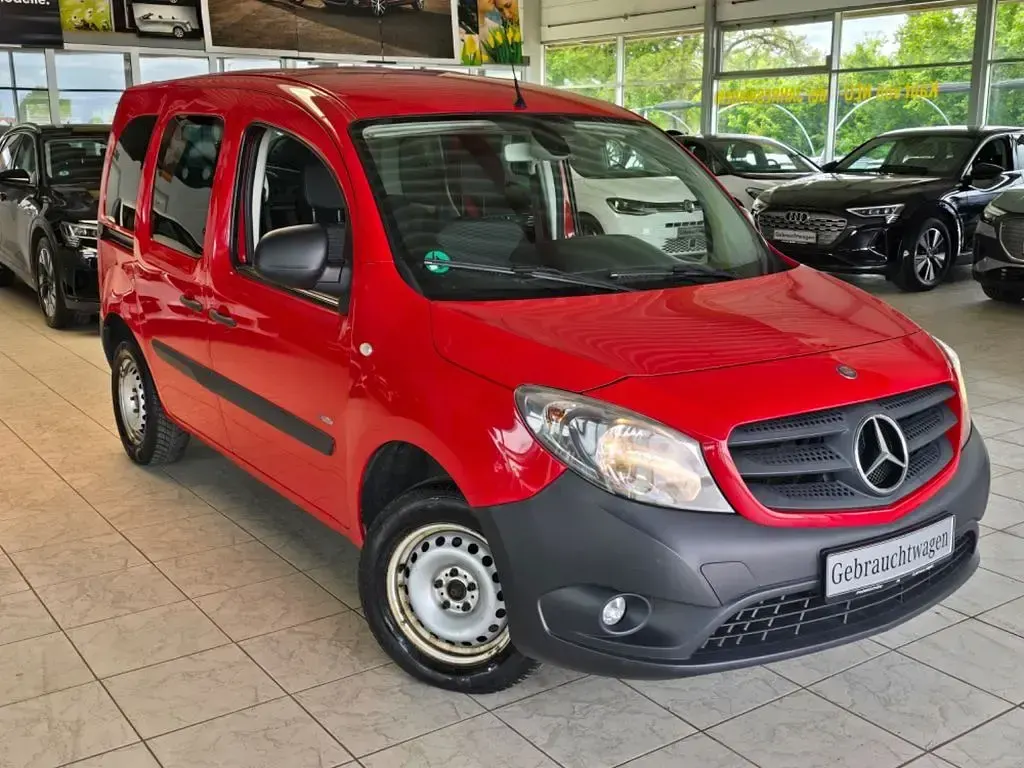Gebraucht Mercedes Citan 111 110 PS (80 kW) 2016 Rot Kombi