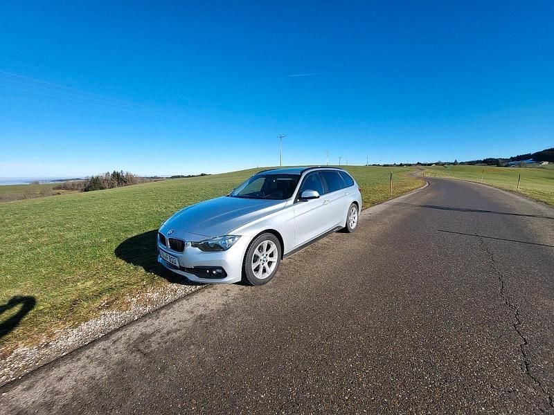 Gebraucht BMW 318 150 PS (110 kW) 2015 Silber Kombi