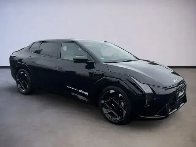 Gebraucht Kia EV4 Comfort 150 kW (204 PS) 2025 Auroraschwarz met. Limousine