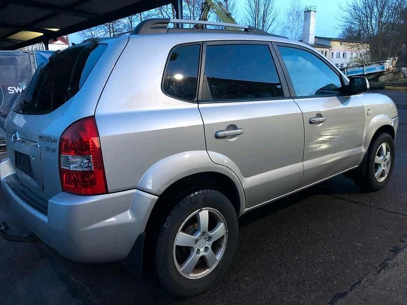 Gebraucht Hyundai Tucson 112 PS (82 kW) 2005 Silber SUV
