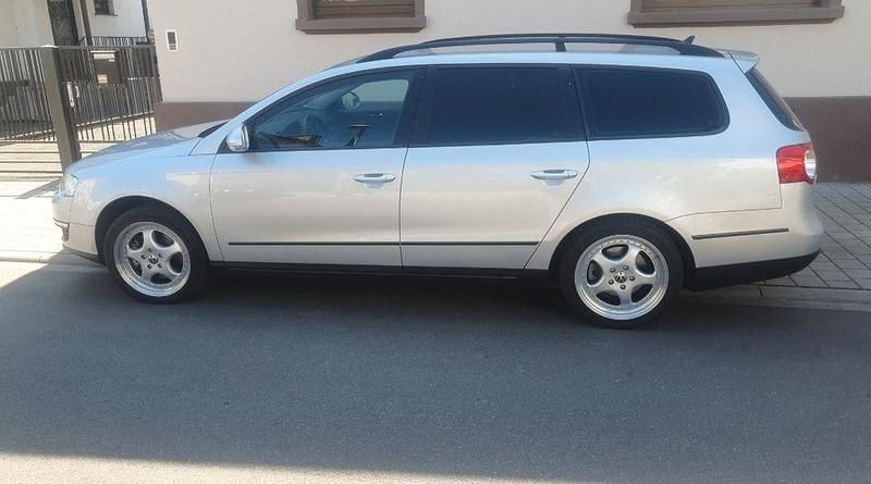 Silber Gebraucht 2007 VW Passat Trendline Kombi | 2.300 € (Fairer Preis) - Bild 1/4