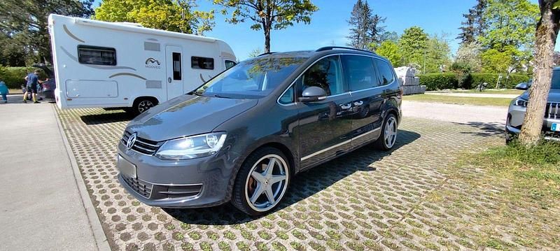 Grau Gebraucht 2011 VW Sharan Van / Kleinbus | 7.950 € (Fairer Preis) - Bild 1/4