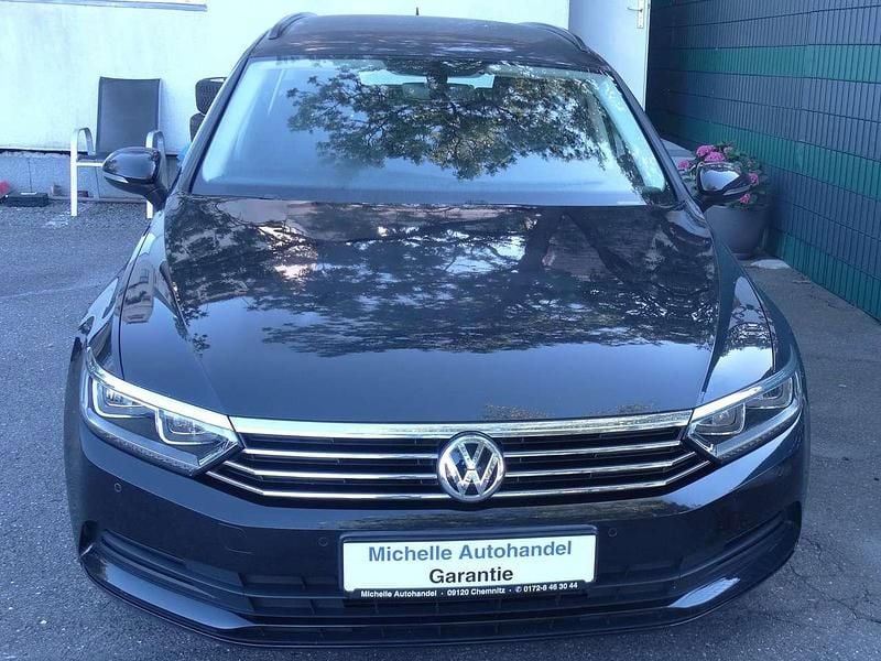 Schwarz Gebraucht 2019 VW Passat Comfortline Kombi | 15.000 € (Superpreis) - Bild 1/4