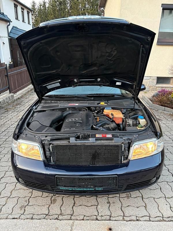 Gebraucht Audi A4 Basis 125 PS (91 kW) 2000 Blau Limousine