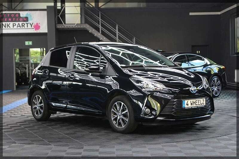 Schwarz Gebraucht 2020 Toyota Yaris Club Kleinwagen | 14.699 € (Superpreis) - Bild 1/4