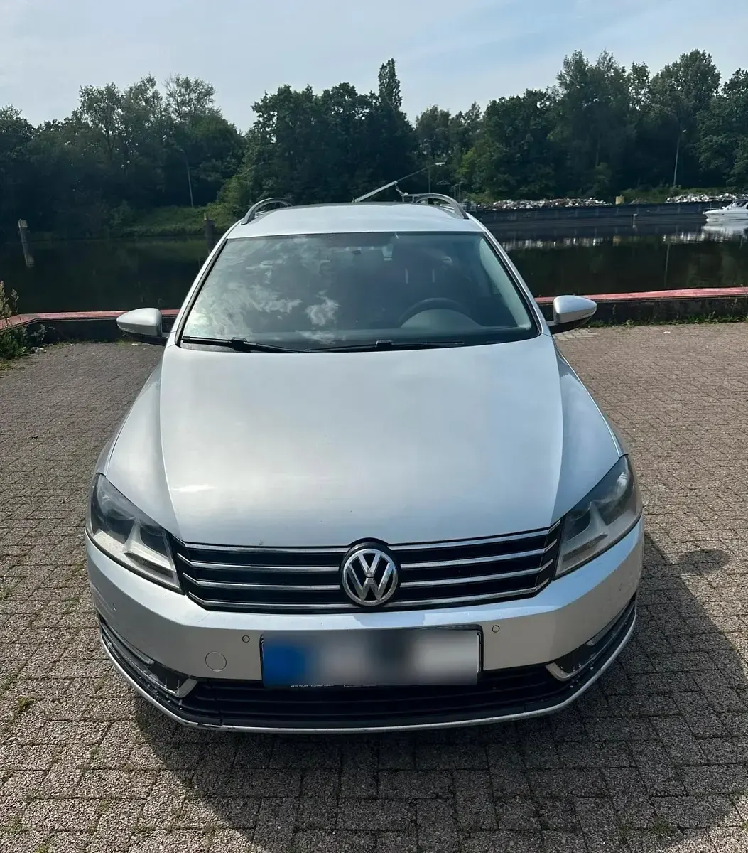 Gebraucht VW Passat 140 PS (102 kW) 2012 Silber Kombi