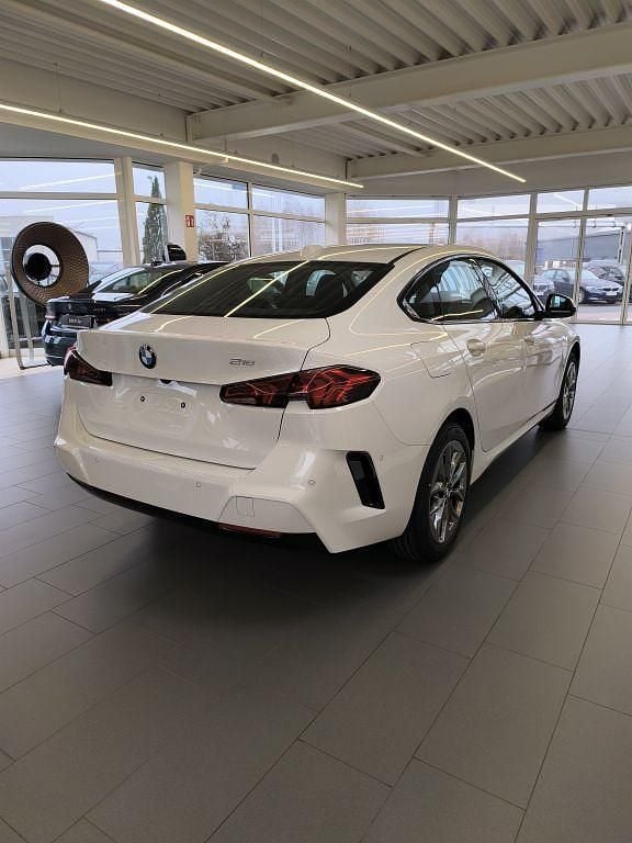 Neu BMW 216 122 PS (89 kW) 2026 Weiß Limousine