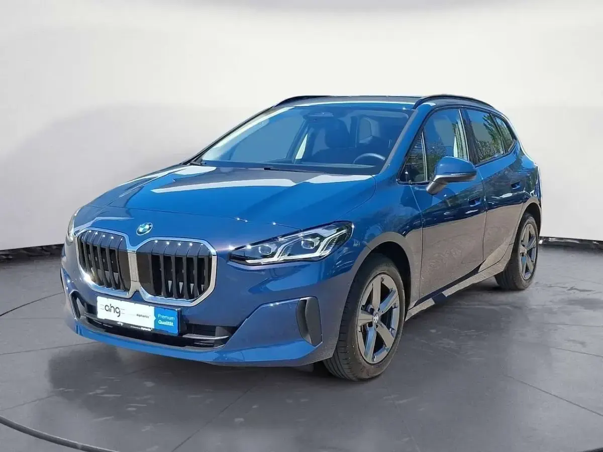 Gebraucht BMW 220 170 PS (125 kW) 2025 Night dusk blue Van / Kleinbus