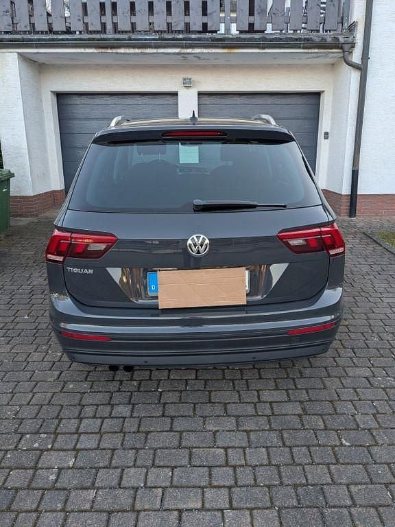 Gebraucht VW Tiguan Join 125 PS (91 kW) 2018 Grau SUV