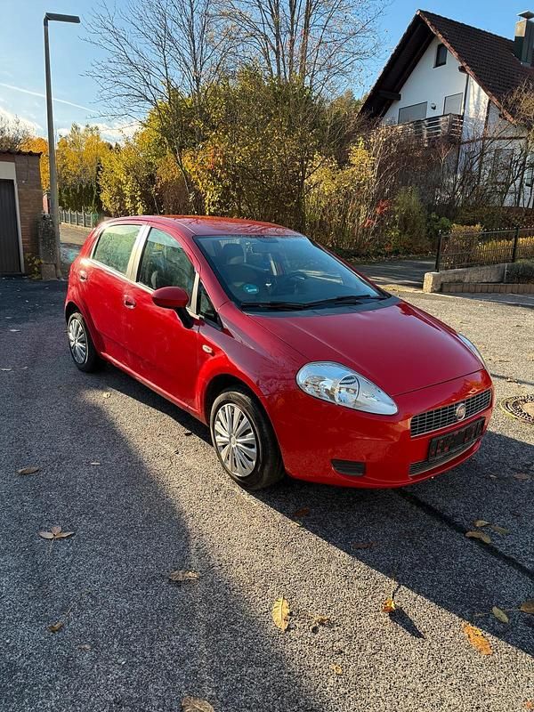 Rot Gebraucht 2009 Fiat Punto Kleinwagen | 1.950 € (Fairer Preis) - Bild 1/4