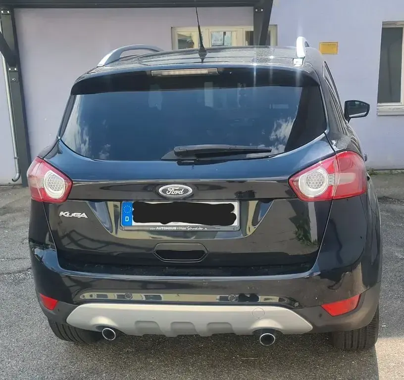 Używany Ford Kuga Trend 140 KM (102 kW) 2012 Czarny SUV