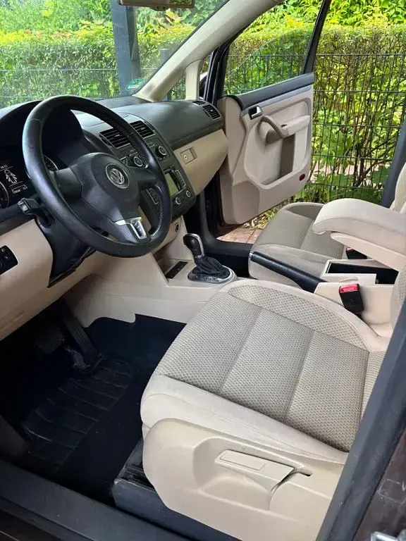 Gebraucht VW Touran 140 PS (102 kW) 2011 Weiß Van / Kleinbus